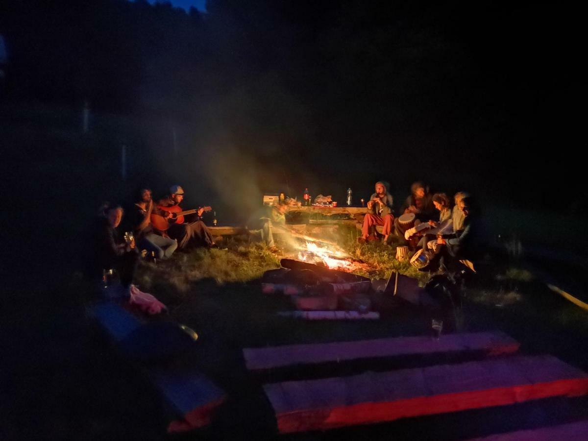 Camping v Ráji - Palda Rovensko pod Troskami Ngoại thất bức ảnh